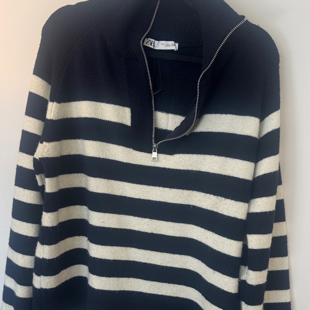 Zara Women Black and White Striped Zip-Neck Sweater